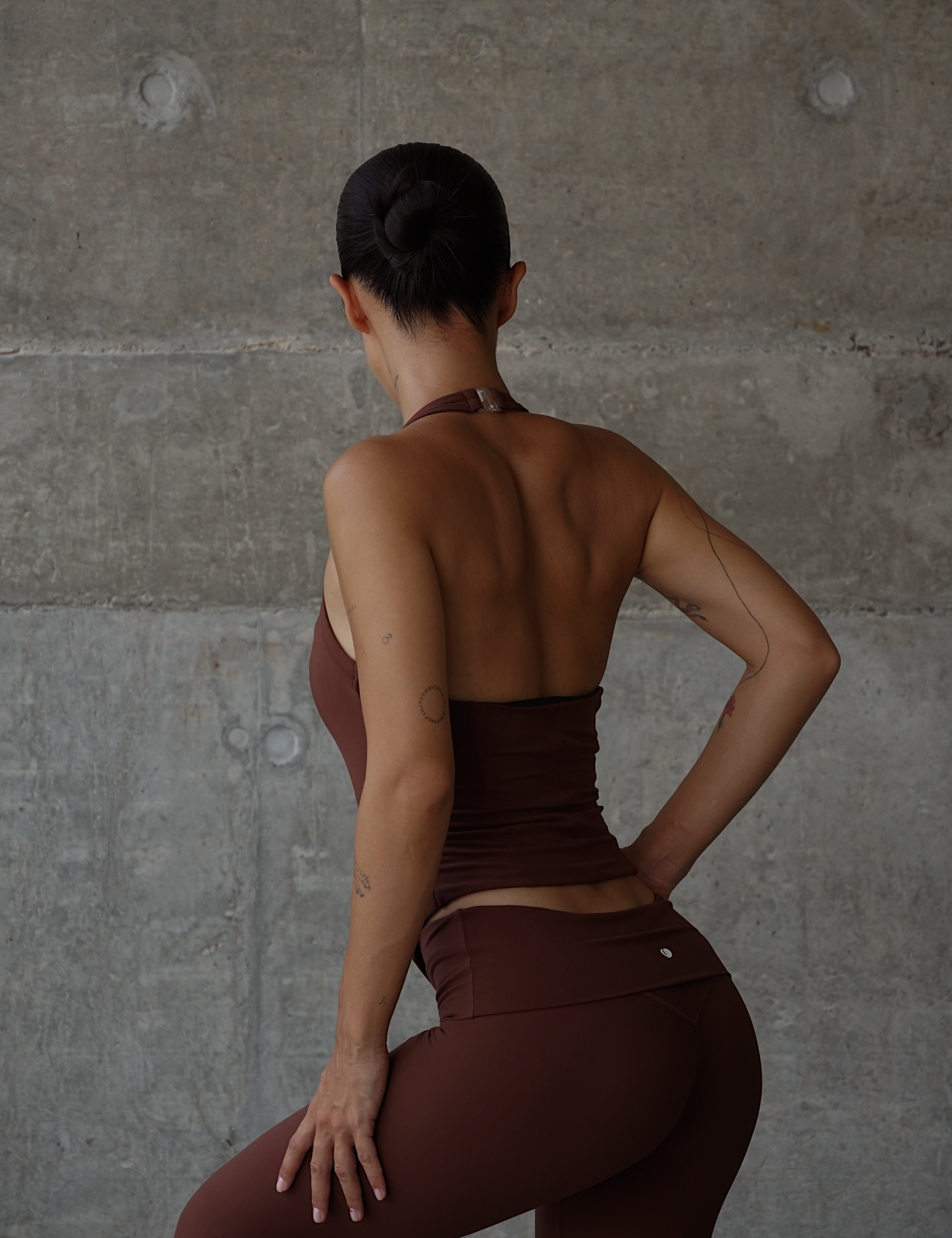 Halter Activewear Top- V-FORM- Adjustable